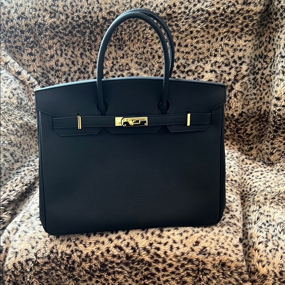 Black “Wirken” Bag, Size 35 cm, Beautiful Bag, PU Material - Picture 1 of 14